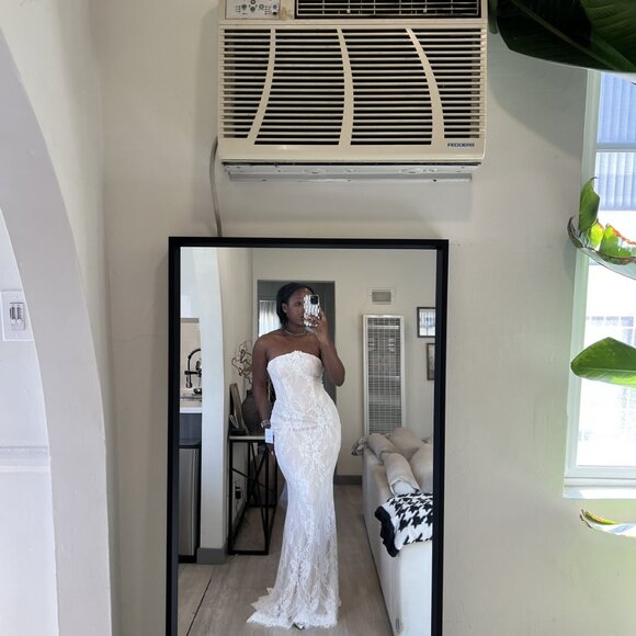 Lulu’s Valeria White Lace Strapless Bustier Maxi Dress Size Small (S) - Picture 2 of 3